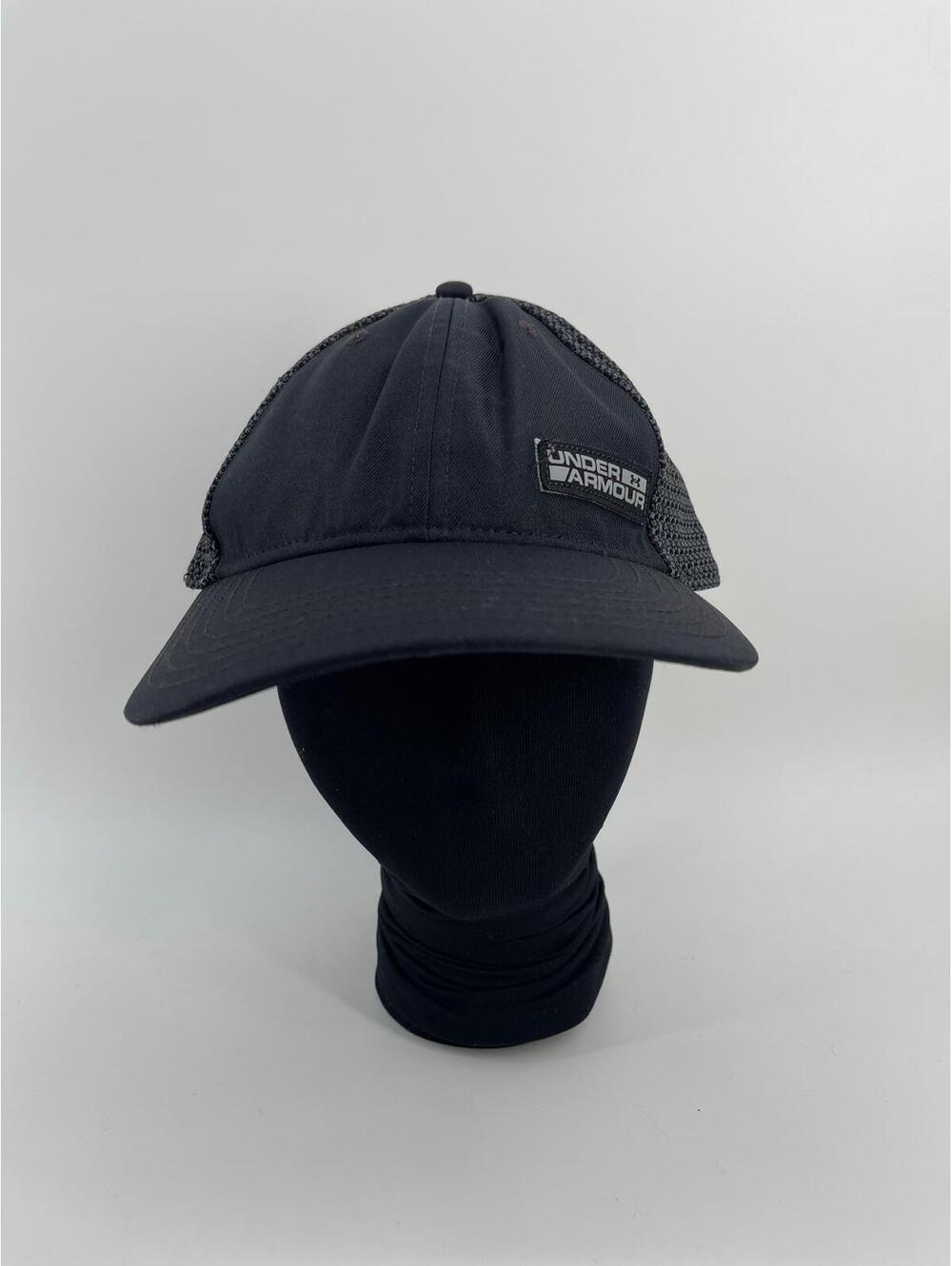 Y2K Under Armour Hat‎ Black Gray Mesh Stretch Fit M/L Performance Cap